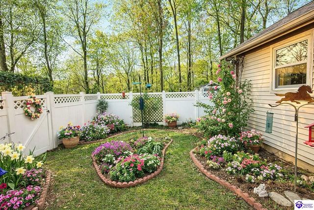 42 Tarnwood Drive, Brandenburg, KY 40108