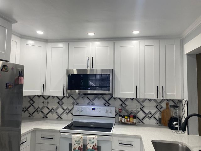 448 NE 210th Circle Terrace 6-B102, Miami, FL 33179