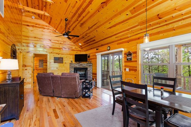 194 Woodcrest Drive, Murphy, NC 28906