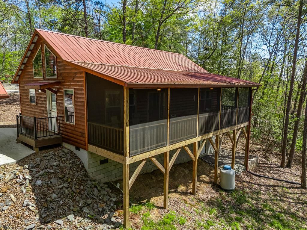 194 Woodcrest Drive, Murphy, NC 28906
