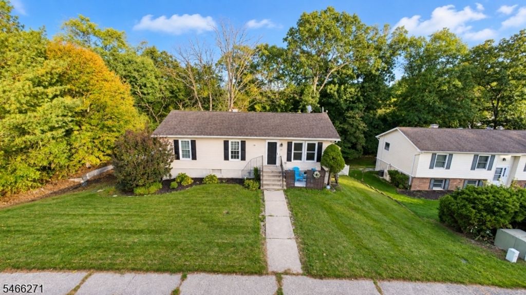 27 Birch Dr, Newton Town, NJ 07860 — exterior