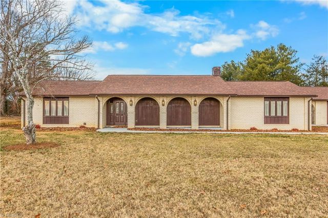 1608 Asbury Church Road, Hamptonville, NC 27020