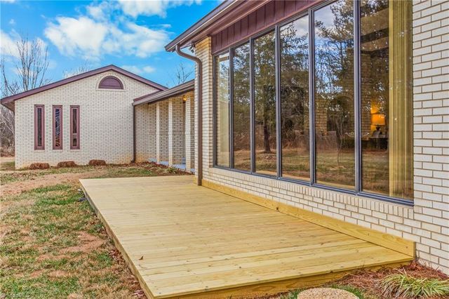 1608 Asbury Church Road, Hamptonville, NC 27020