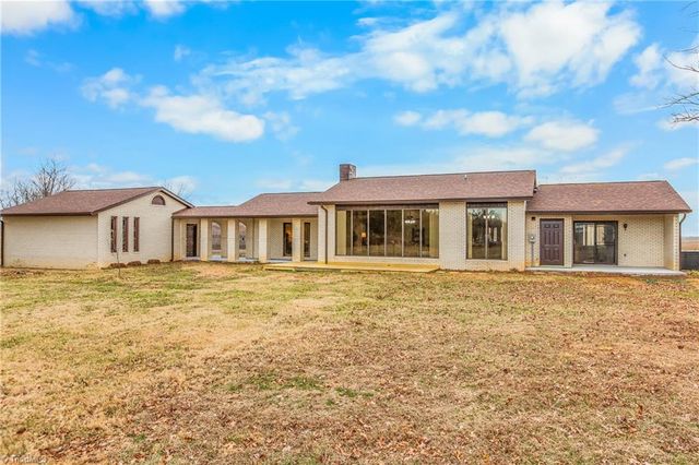 1608 Asbury Church Road, Hamptonville, NC 27020