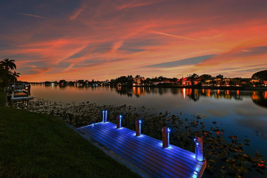 7003 Pine Tree Lane, Lake Clarke Shores, FL 33406