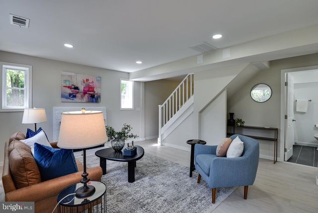 8426 WOODLAWN ST, Alexandria, VA 22309