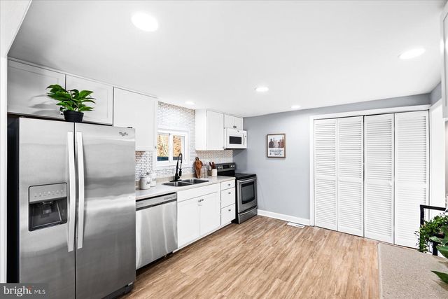 27 TRUSLOW RD, Fredericksburg, VA 22405