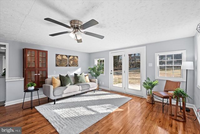 27 TRUSLOW RD, Fredericksburg, VA 22405