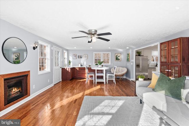 27 TRUSLOW RD, Fredericksburg, VA 22405