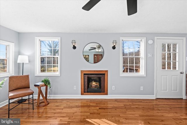 27 TRUSLOW RD, Fredericksburg, VA 22405