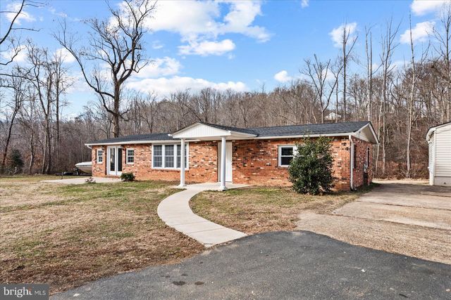 27 TRUSLOW RD, Fredericksburg, VA 22405