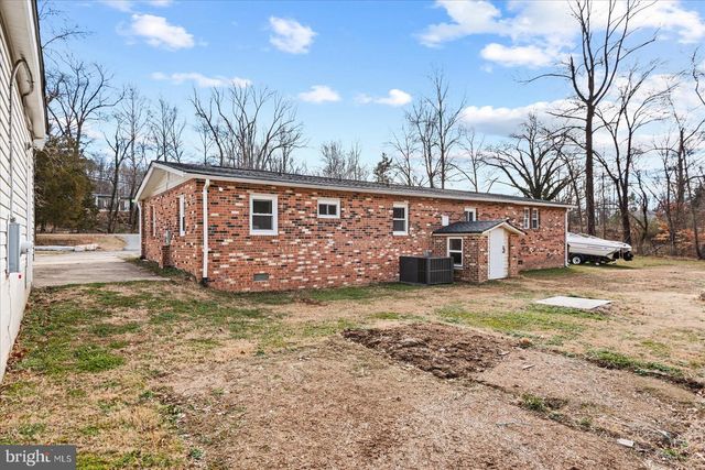 27 TRUSLOW RD, Fredericksburg, VA 22405