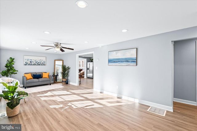 27 TRUSLOW RD, Fredericksburg, VA 22405