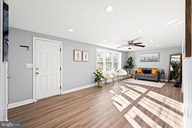 27 TRUSLOW RD, Fredericksburg, VA 22405