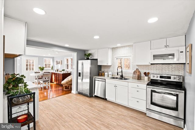 27 TRUSLOW RD, Fredericksburg, VA 22405