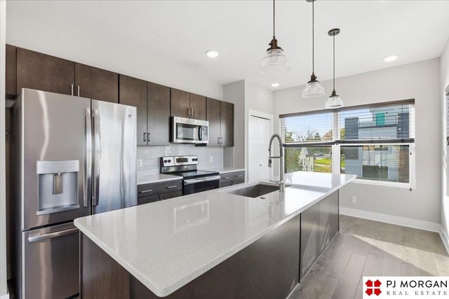 919 S 31st Street, Omaha, NE 68105