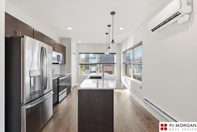 919 S 31st Street, Omaha, NE 68105