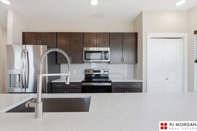 919 S 31st Street, Omaha, NE 68105