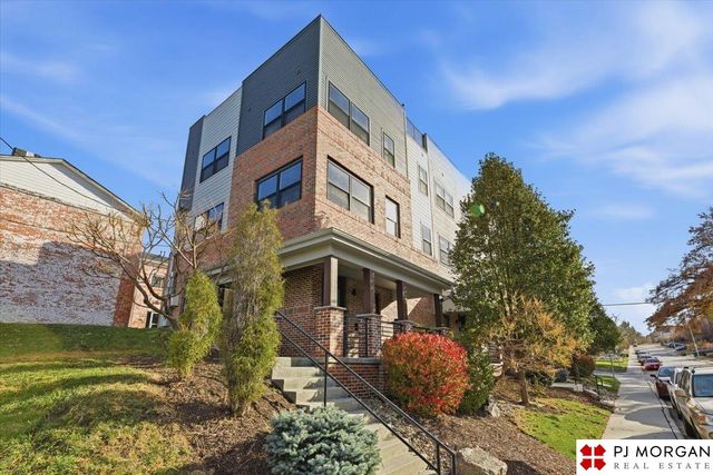 919 S 31st Street, Omaha, NE 68105