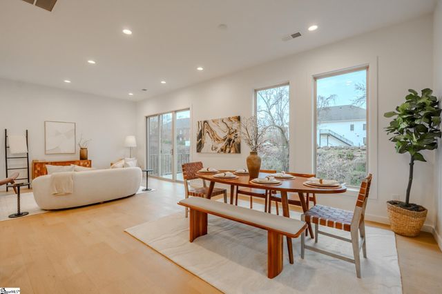 11 Mount Zion Avenue, Greenville, SC 29609