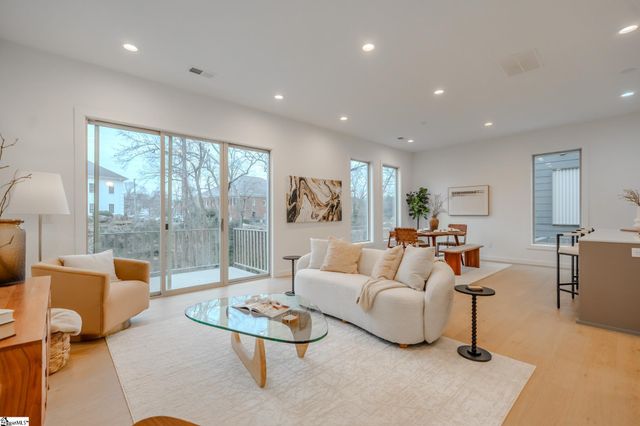 11 Mount Zion Avenue, Greenville, SC 29609