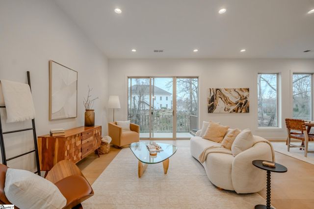 11 Mount Zion Avenue, Greenville, SC 29609