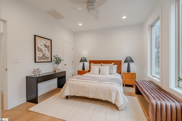 11 Mount Zion Avenue, Greenville, SC 29609