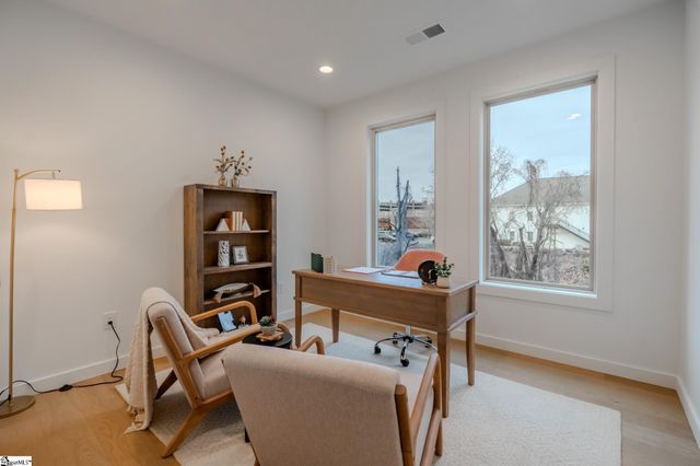 11 Mount Zion Avenue, Greenville, SC 29609