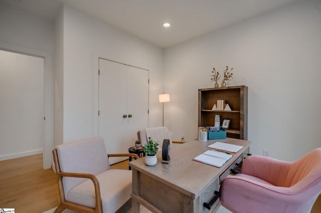 11 Mount Zion Avenue, Greenville, SC 29609