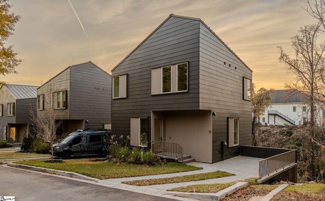 11 Mount Zion Avenue, Greenville, SC 29609