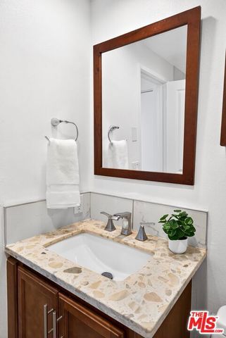 848 Lincoln Boulevard N, Santa Monica, CA 90403