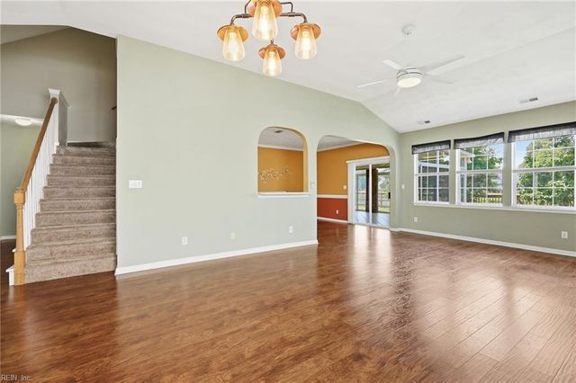 906 Hanson DR, Newport News, VA 23602