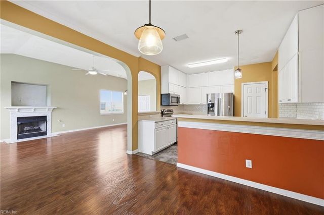 906 Hanson DR, Newport News, VA 23602