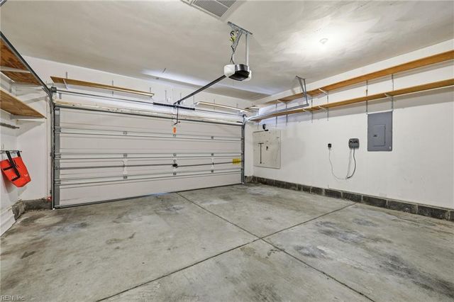 906 Hanson DR, Newport News, VA 23602