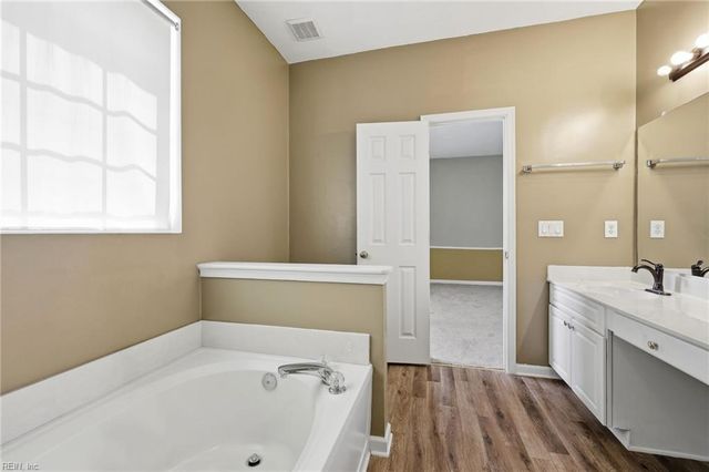 906 Hanson DR, Newport News, VA 23602
