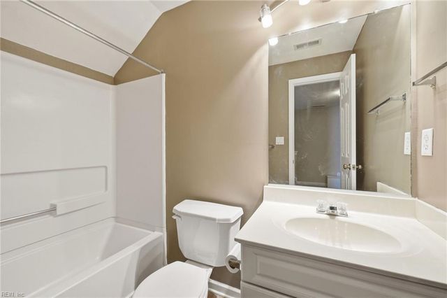 906 Hanson DR, Newport News, VA 23602