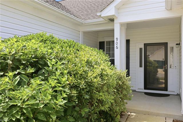 906 Hanson DR, Newport News, VA 23602