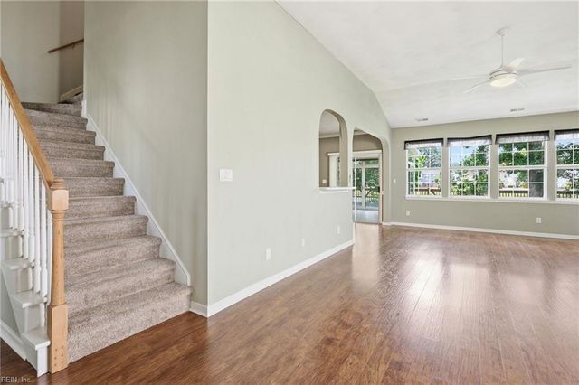 906 Hanson DR, Newport News, VA 23602