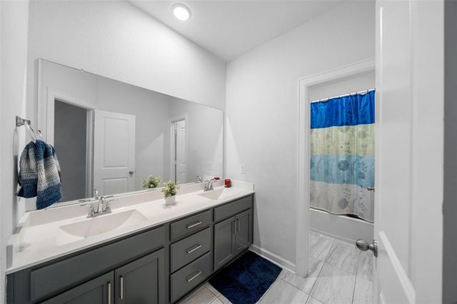 9207 Secretariat Lane, Baytown, TX 77523
