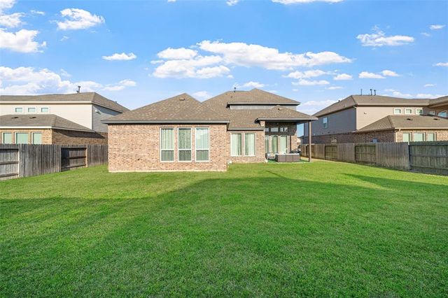 9207 Secretariat Lane, Baytown, TX 77523