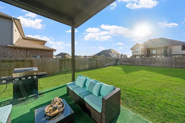9207 Secretariat Lane, Baytown, TX 77523