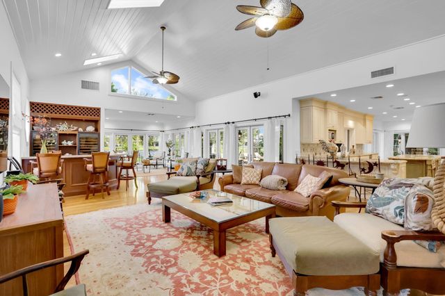 2883 Banyan Boulevard Circle NW, Boca Raton, FL 33431