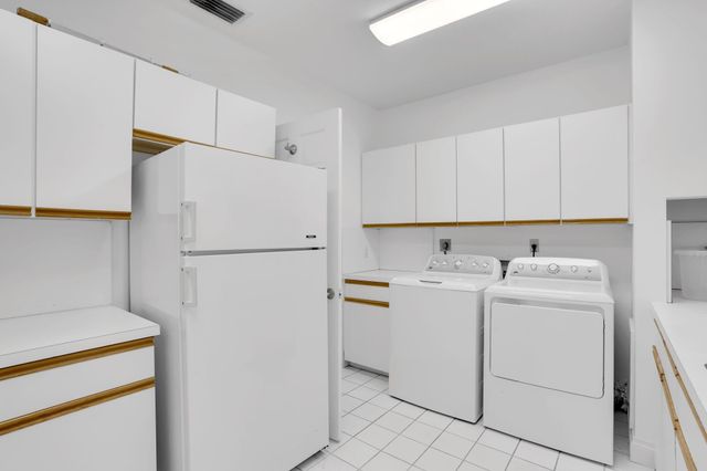 2883 Banyan Boulevard Circle NW, Boca Raton, FL 33431