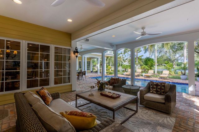 2883 Banyan Boulevard Circle NW, Boca Raton, FL 33431