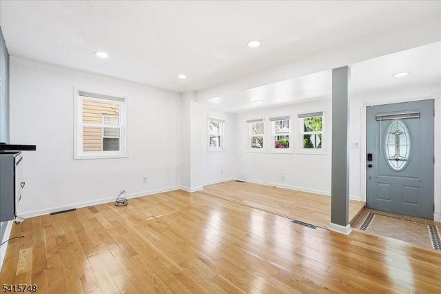 148 Jerome Pl, Bloomfield Twp., NJ 07003