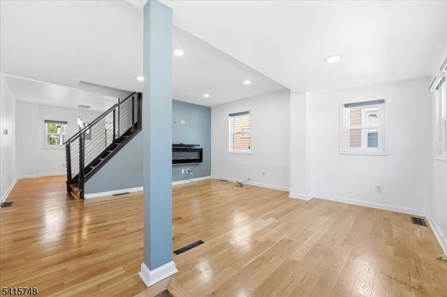 148 Jerome Pl, Bloomfield Twp., NJ 07003