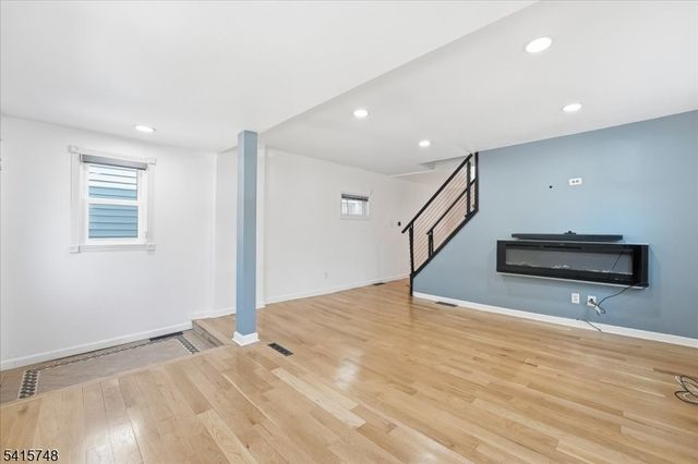 148 Jerome Pl, Bloomfield Twp., NJ 07003