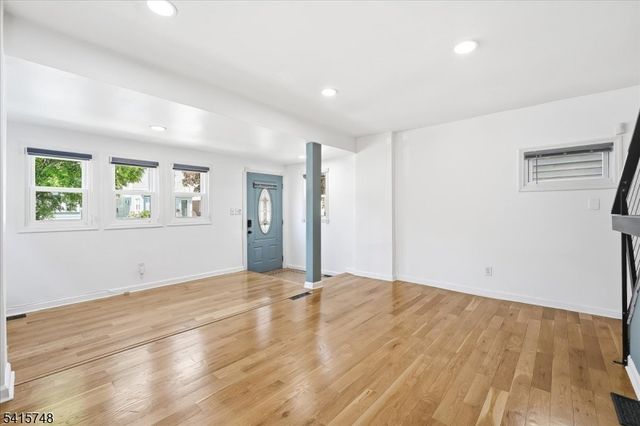 148 Jerome Pl, Bloomfield Twp., NJ 07003