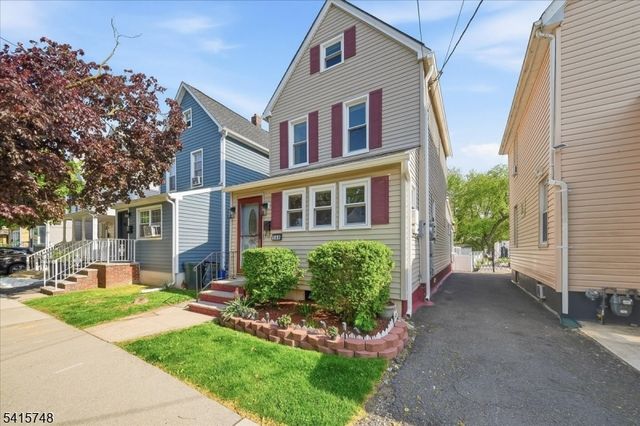 148 Jerome Pl, Bloomfield Twp., NJ 07003