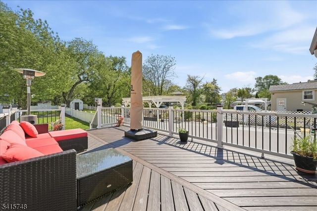 148 Jerome Pl, Bloomfield Twp., NJ 07003